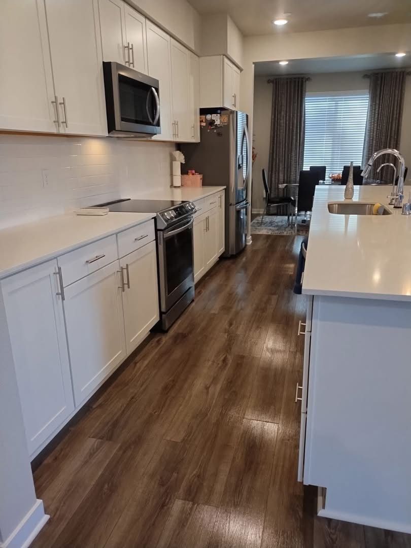 Residential kitchen cleaning by EML Outdoor Service LLC